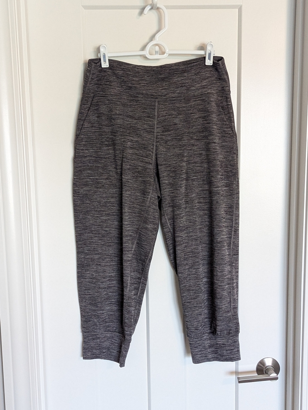 Lululemon Align Cropped Joggers 23" - Heathered Black sz 10
